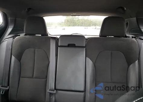 2019 Volvo Xc40 T4 R-Design z USA, uszkodzony, nr VIN YV4AC2HM9K2074892